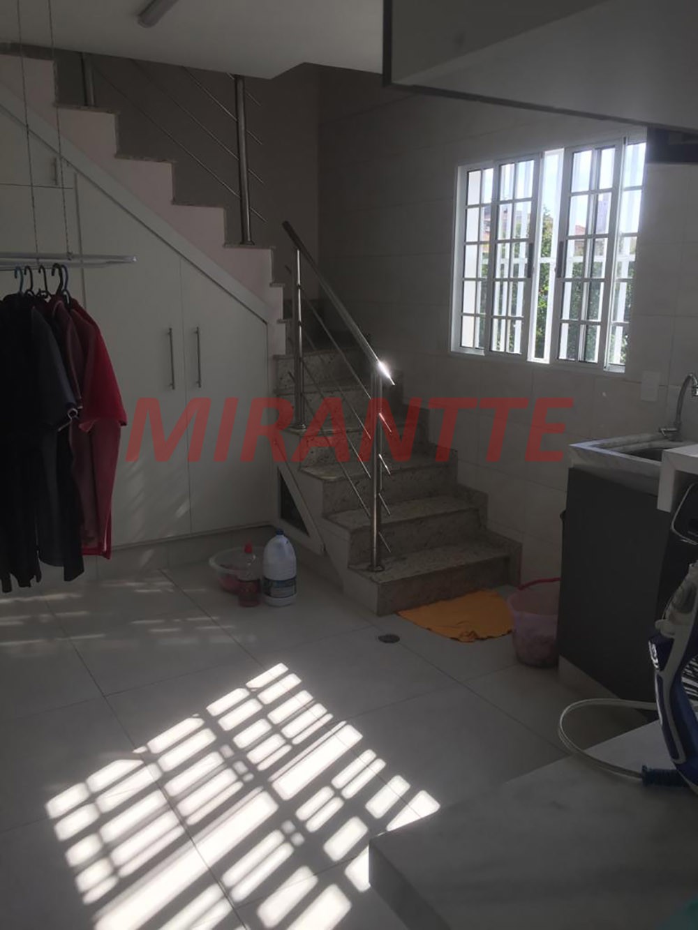 Sobrado de 412m² com 4 quartos em Vila Santa Teresinha