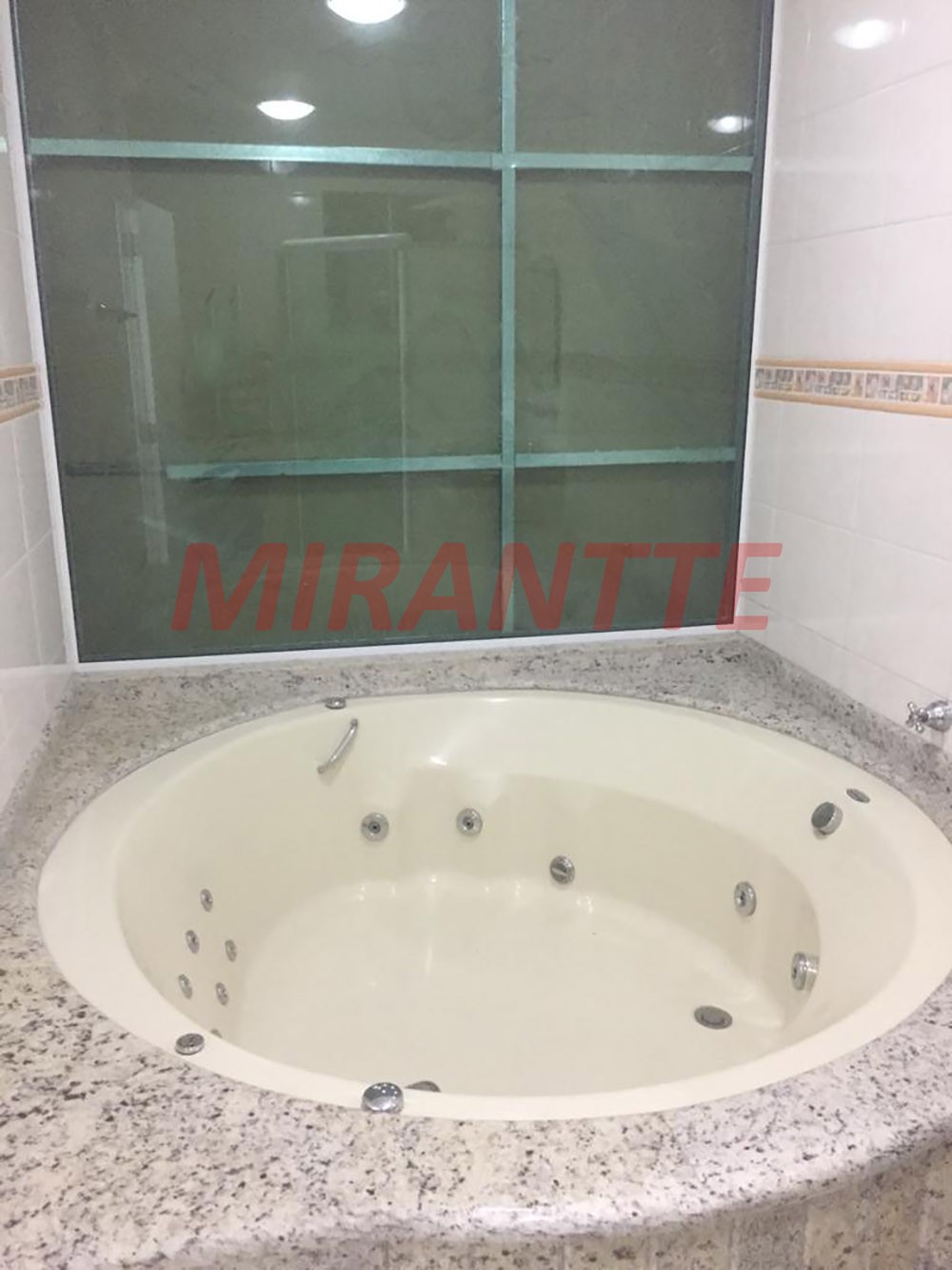 Sobrado de 412m² com 4 quartos em Vila Santa Teresinha