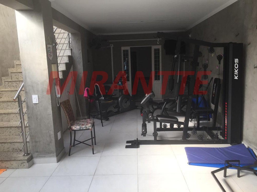 Sobrado de 412m² com 4 quartos em Vila Santa Teresinha