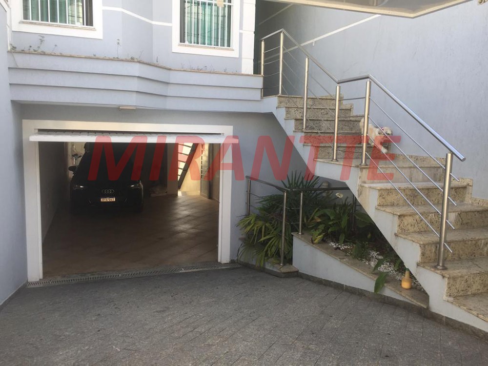 Sobrado de 412m² com 4 quartos em Vila Santa Teresinha