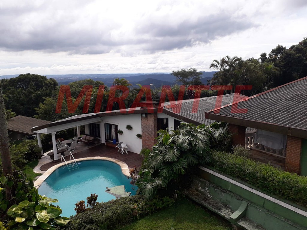 Sobrado de 500m² com 3 quartos em PARQUE PETROPOLIS