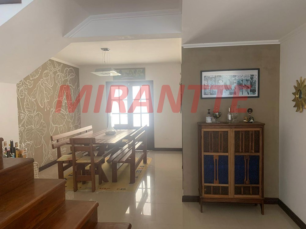 Sobrado de 177m² com 4 quartos em CENTRO