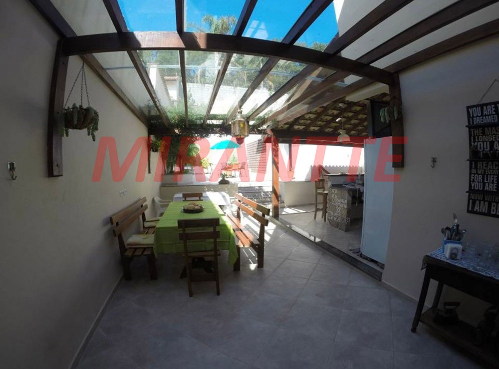 Sobrado de 177m² com 4 quartos em CENTRO