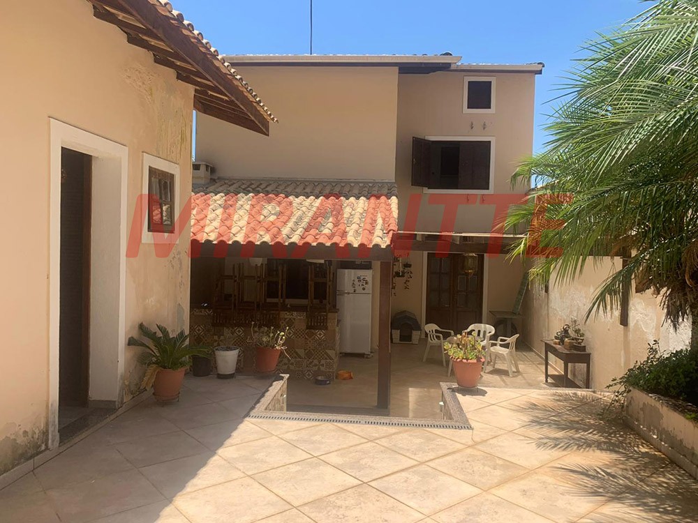 Sobrado de 177m² com 4 quartos em CENTRO