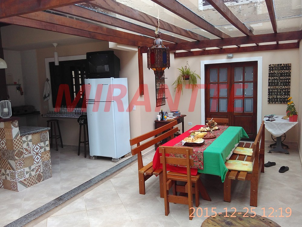 Sobrado de 177m² com 4 quartos em CENTRO