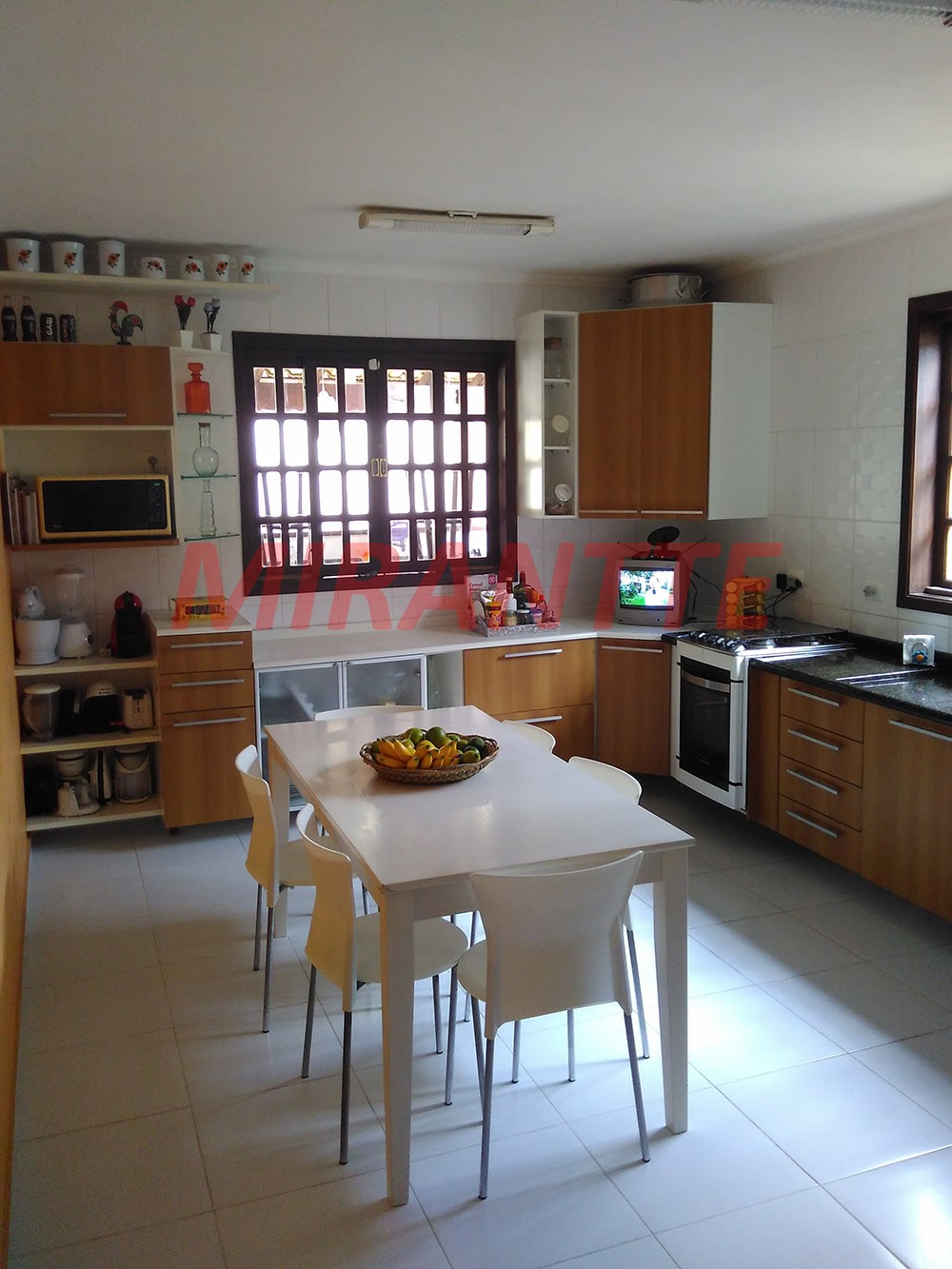 Sobrado de 177m² com 4 quartos em CENTRO