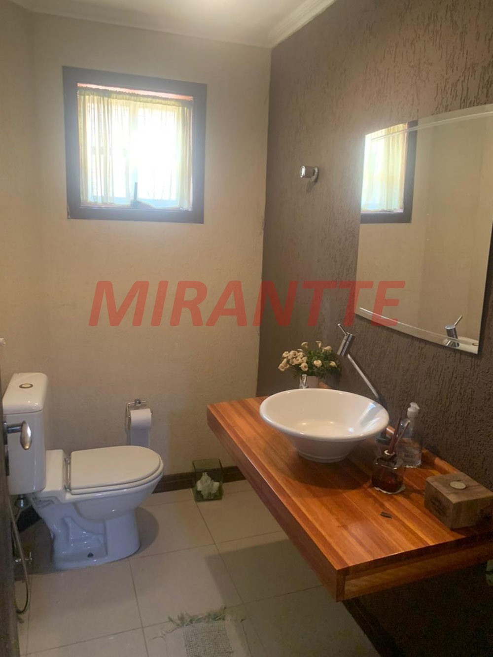 Sobrado de 177m² com 4 quartos em CENTRO
