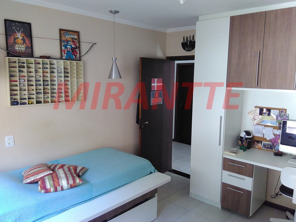 Sobrado de 177m² com 4 quartos em CENTRO
