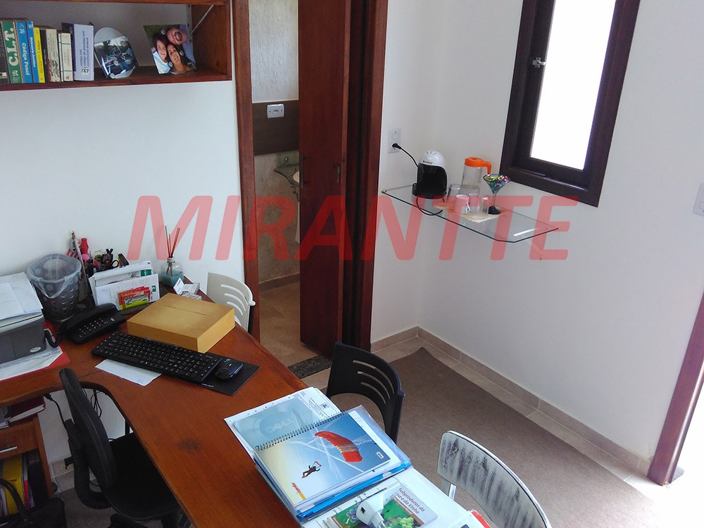 Sobrado de 177m² com 4 quartos em CENTRO
