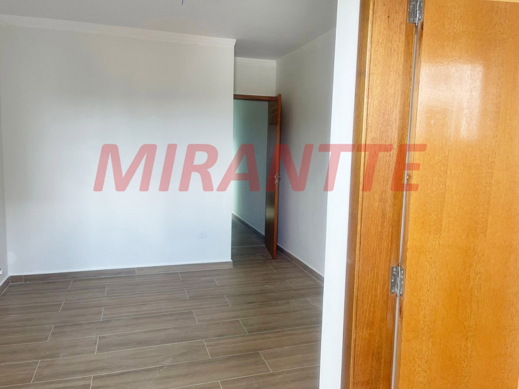 Sobrado de 100m² com 3 quartos em Vila Mazzei