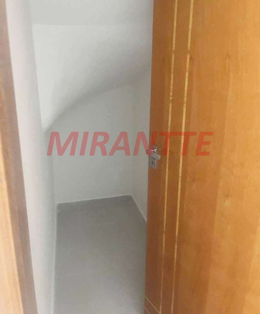 Sobrado de 100m² com 3 quartos em Vila Mazzei