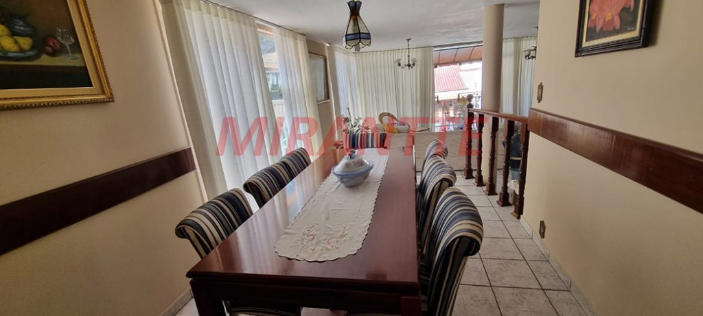 Sobrado de 180m² com 3 quartos em Tremembe