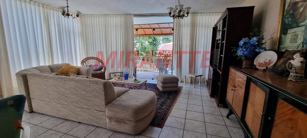 Sobrado de 180m² com 3 quartos em Tremembe
