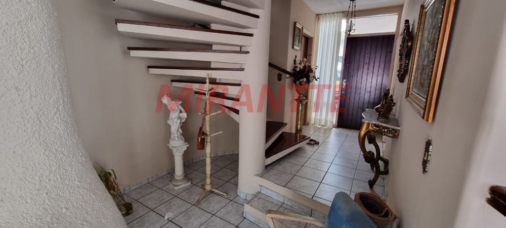 Sobrado de 180m² com 3 quartos em Tremembe