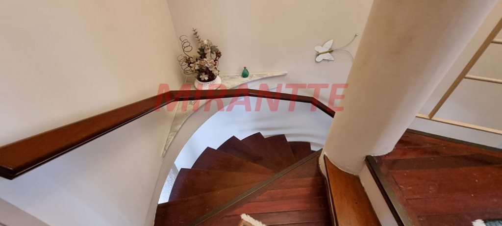 Sobrado de 180m² com 3 quartos em Tremembe