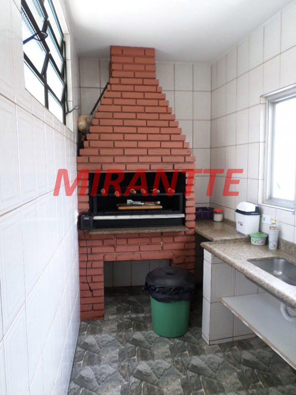 Apartamento de 74m² com 3 quartos em Água Fria