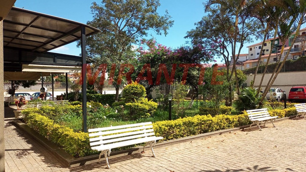 Apartamento de 74m² com 3 quartos em Água Fria