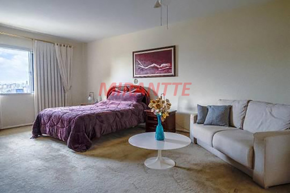 Sobrado de 280m² com 4 quartos em Jardim São Bento