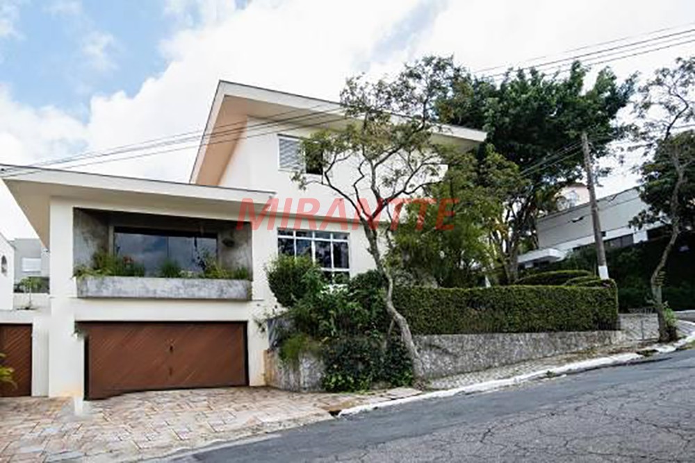 Sobrado de 280m² com 4 quartos em Jardim São Bento