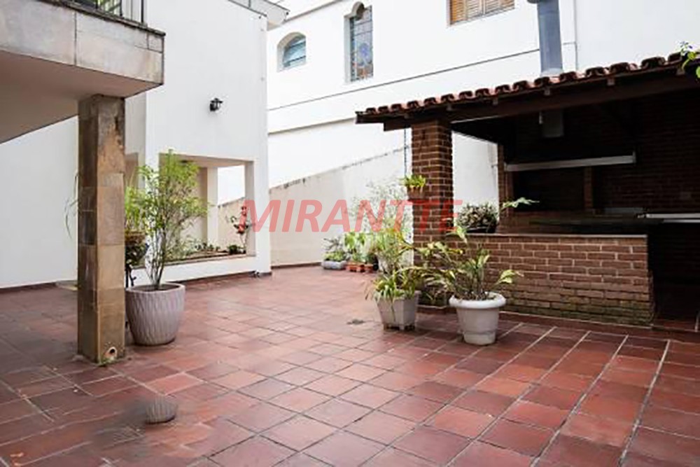 Sobrado de 280m² com 4 quartos em Jardim São Bento