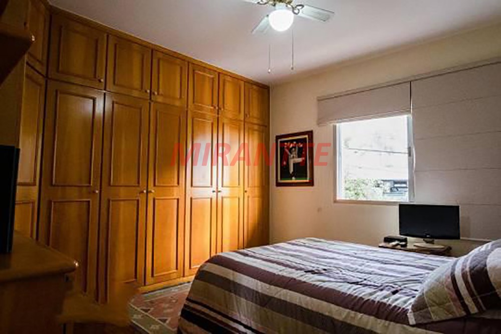 Sobrado de 280m² com 4 quartos em Jardim São Bento