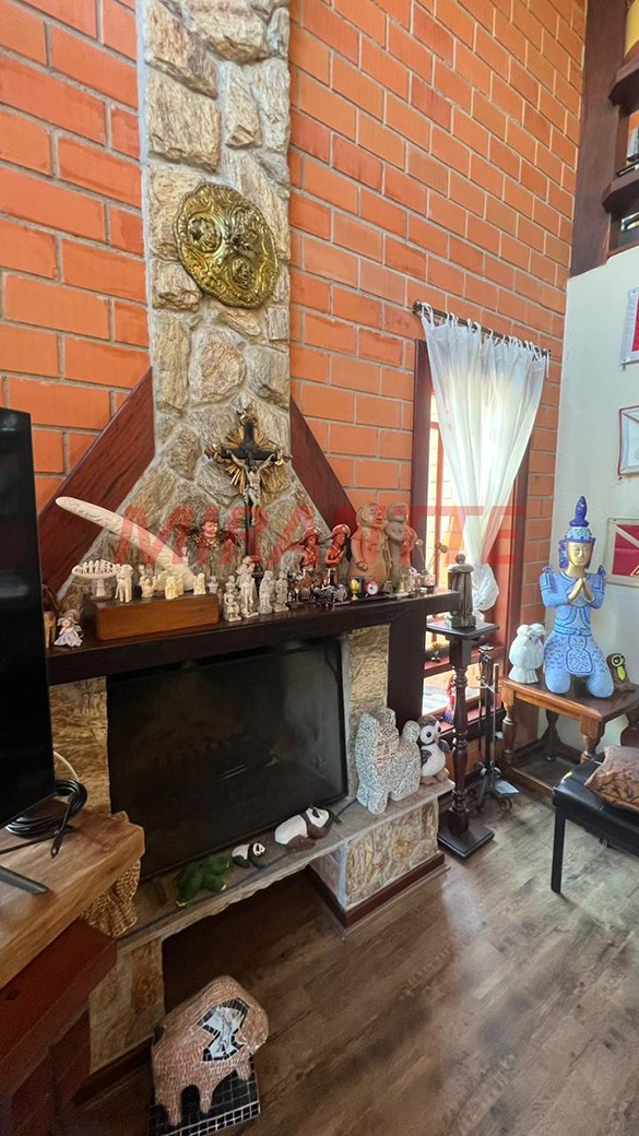 Sobrado de 308m² com 4 quartos em Serra Da Cantareira