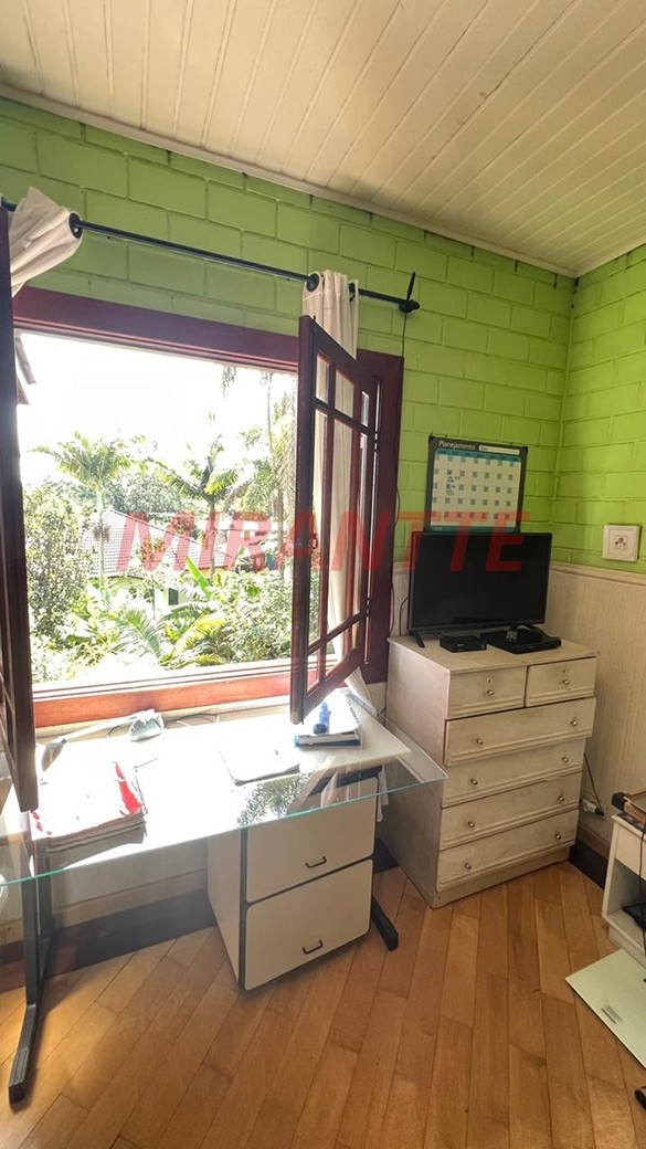 Sobrado de 308m² com 4 quartos em Serra Da Cantareira