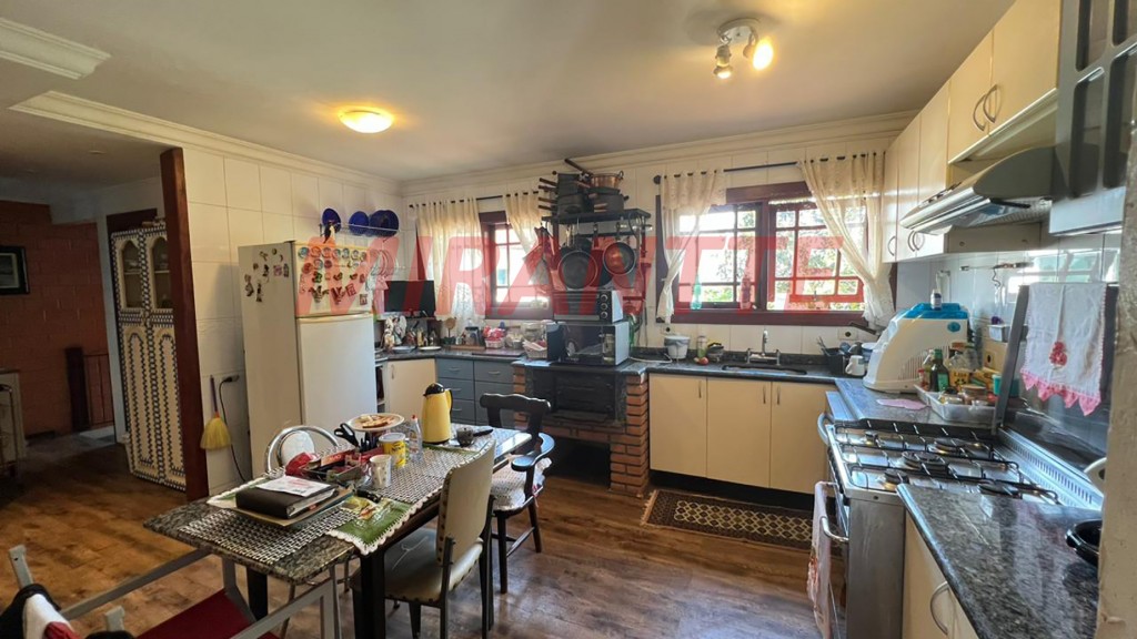 Sobrado de 308m² com 4 quartos em Serra Da Cantareira