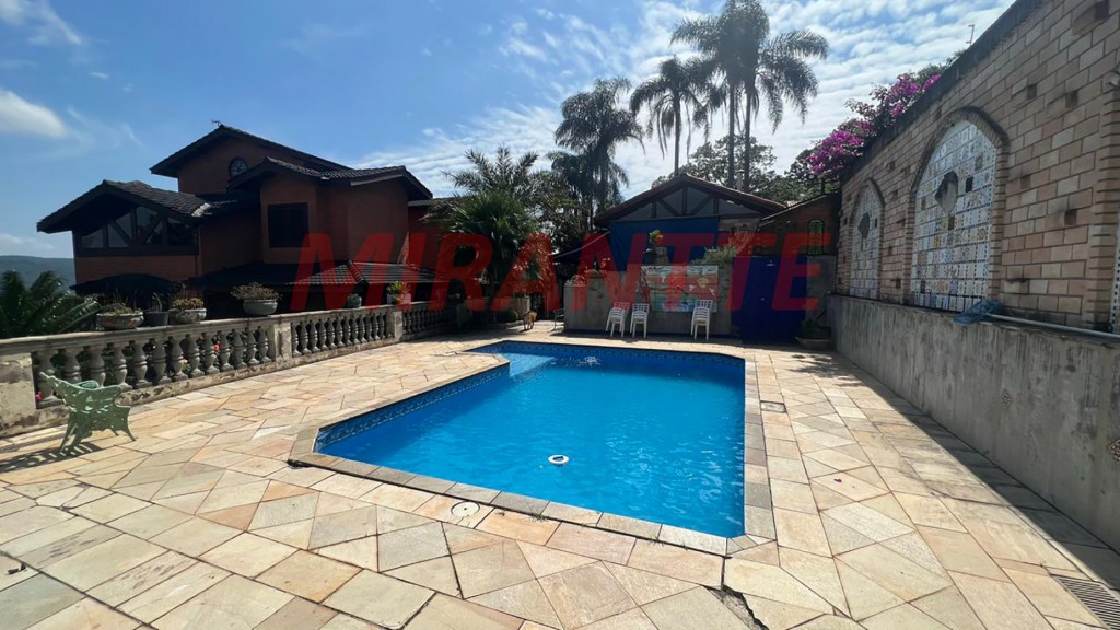 Sobrado de 308m² com 4 quartos em Serra Da Cantareira