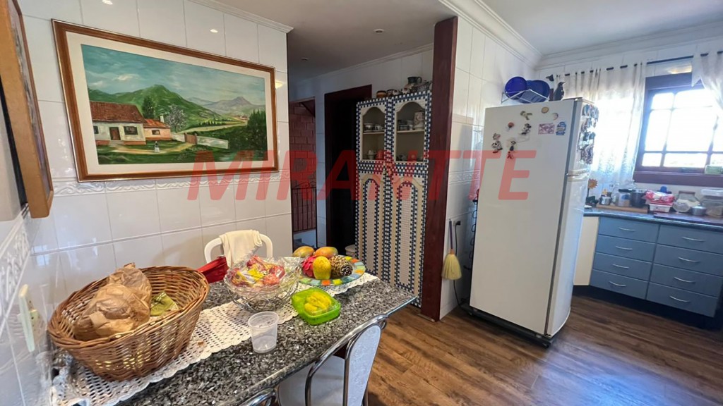Sobrado de 308m² com 4 quartos em Serra Da Cantareira