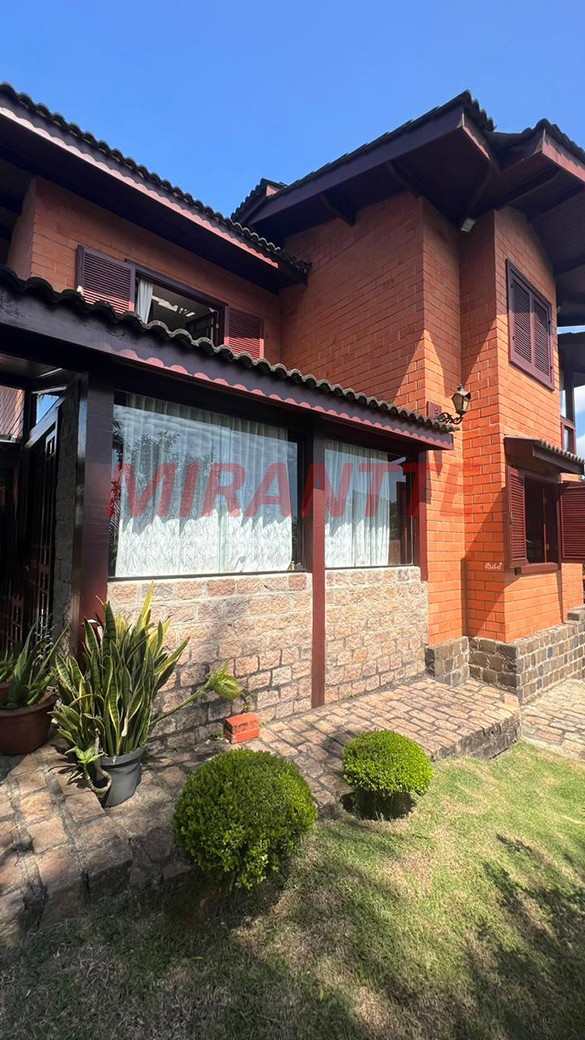 Sobrado de 308m² com 4 quartos em Serra Da Cantareira
