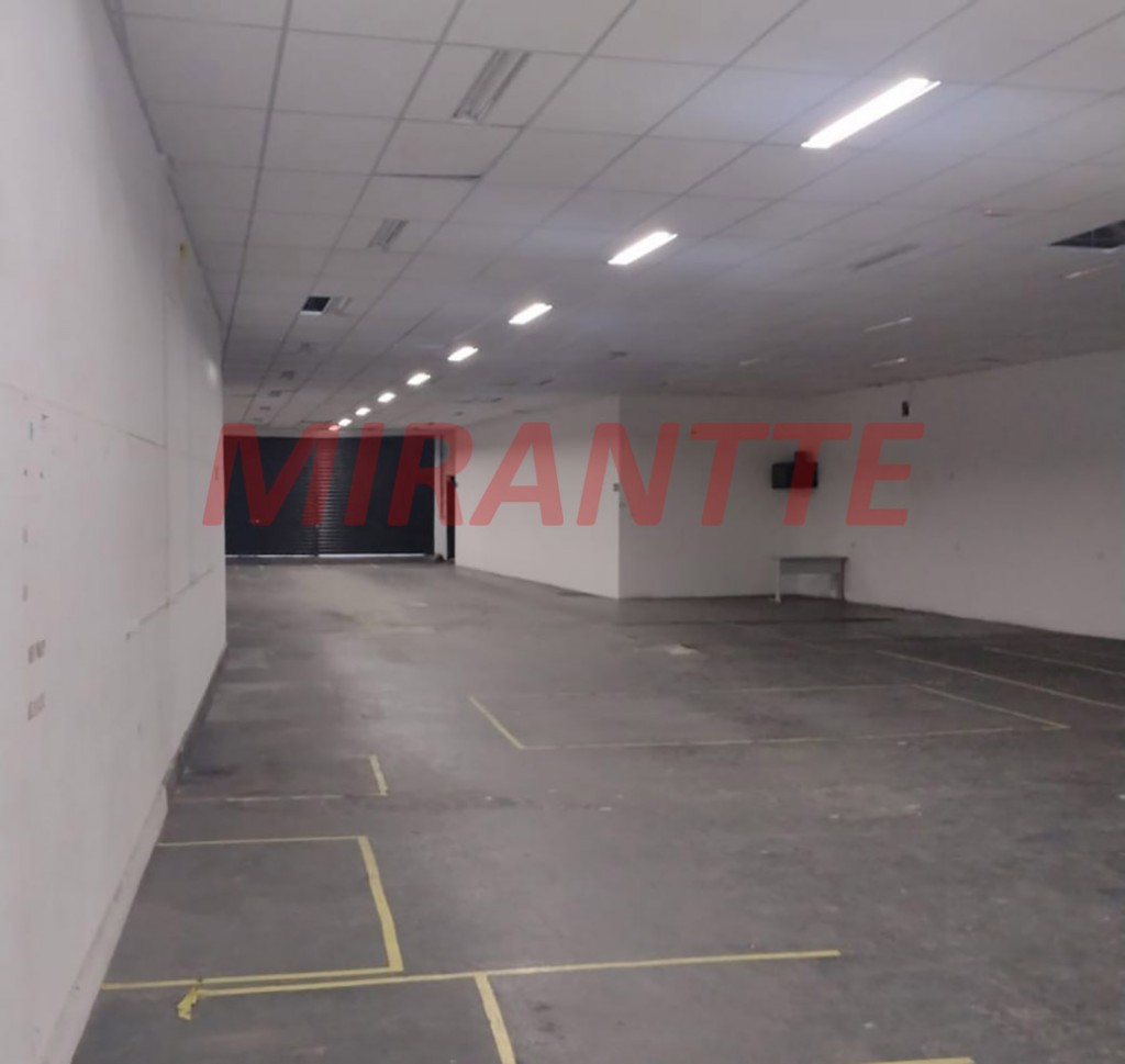 Galpao de 2892m² em Santana