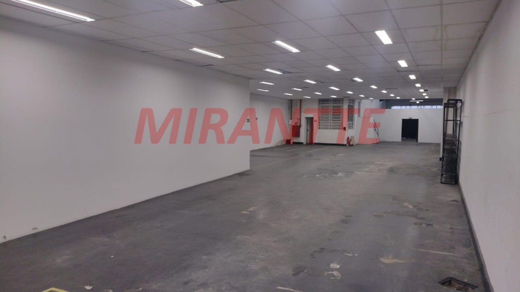 Galpao de 2892m² em Santana