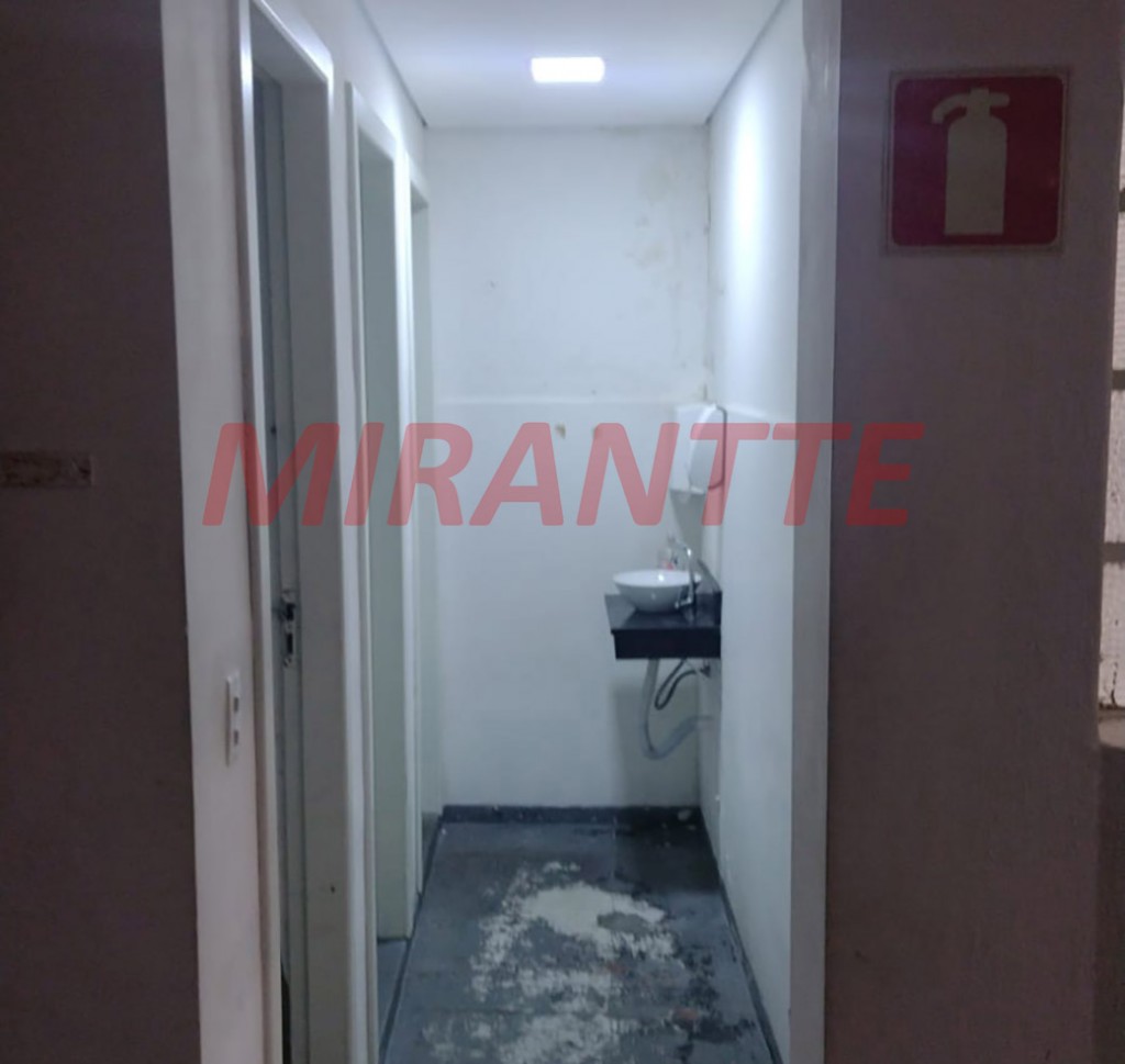 Galpao de 2892m² em Santana