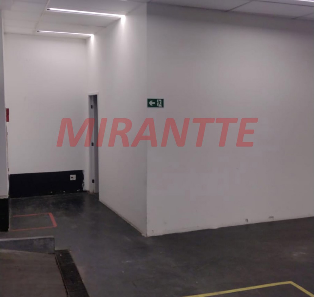 Galpao de 2892m² em Santana