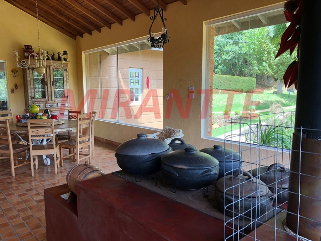 Sobrado de 310m² com 3 quartos em Serra da Cantareira