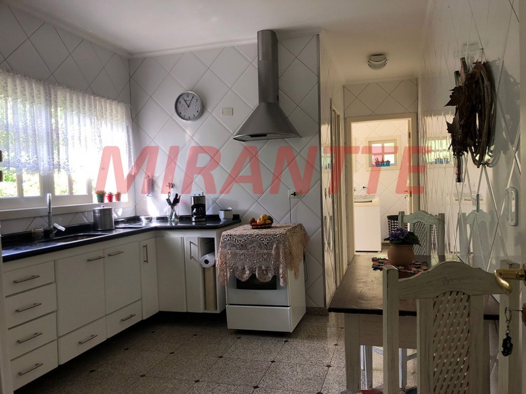 Sobrado de 310m² com 3 quartos em Serra da Cantareira