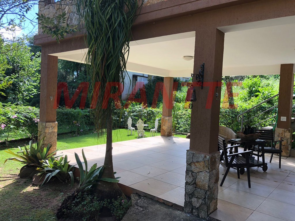 Sobrado de 310m² com 3 quartos em Serra da Cantareira