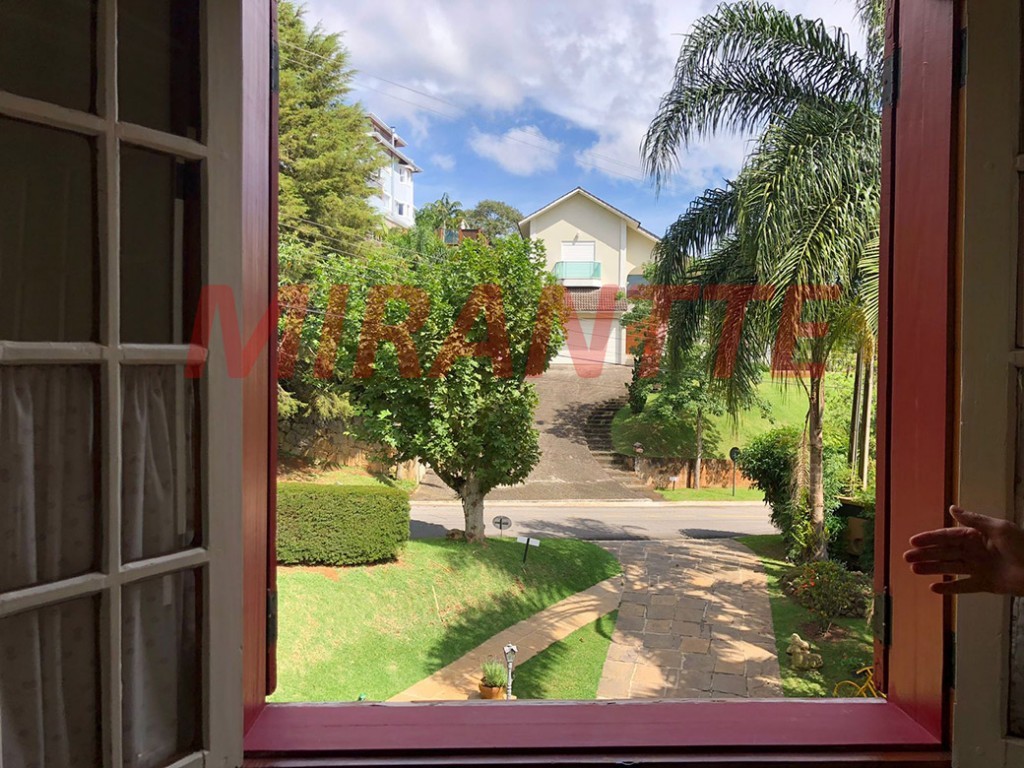 Sobrado de 310m² com 3 quartos em Serra da Cantareira