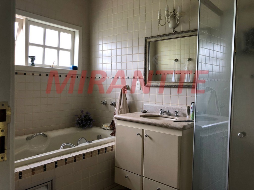 Sobrado de 310m² com 3 quartos em Serra da Cantareira