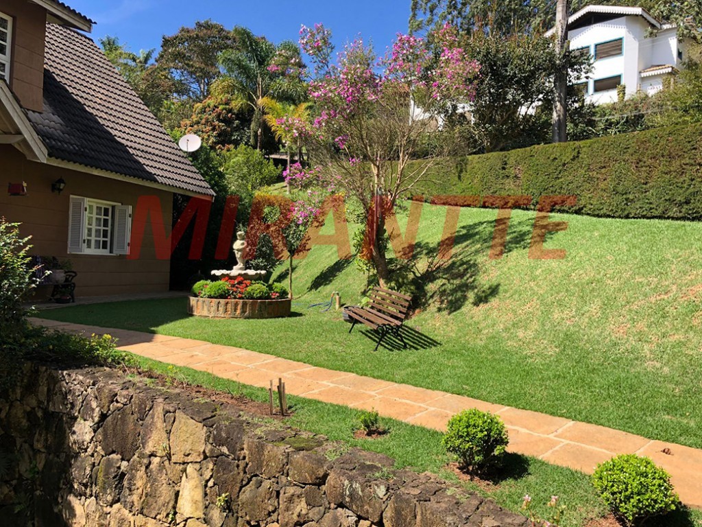 Sobrado de 310m² com 3 quartos em Serra da Cantareira