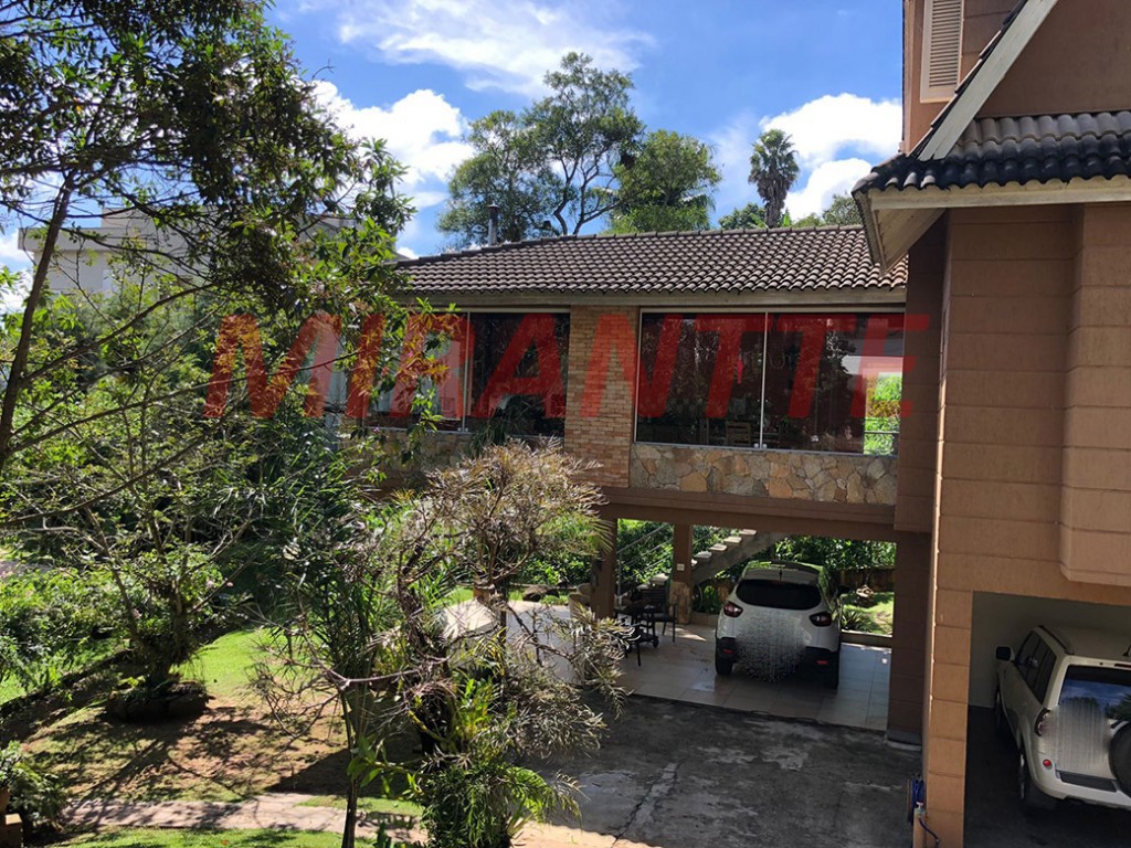 Sobrado de 310m² com 3 quartos em Serra da Cantareira