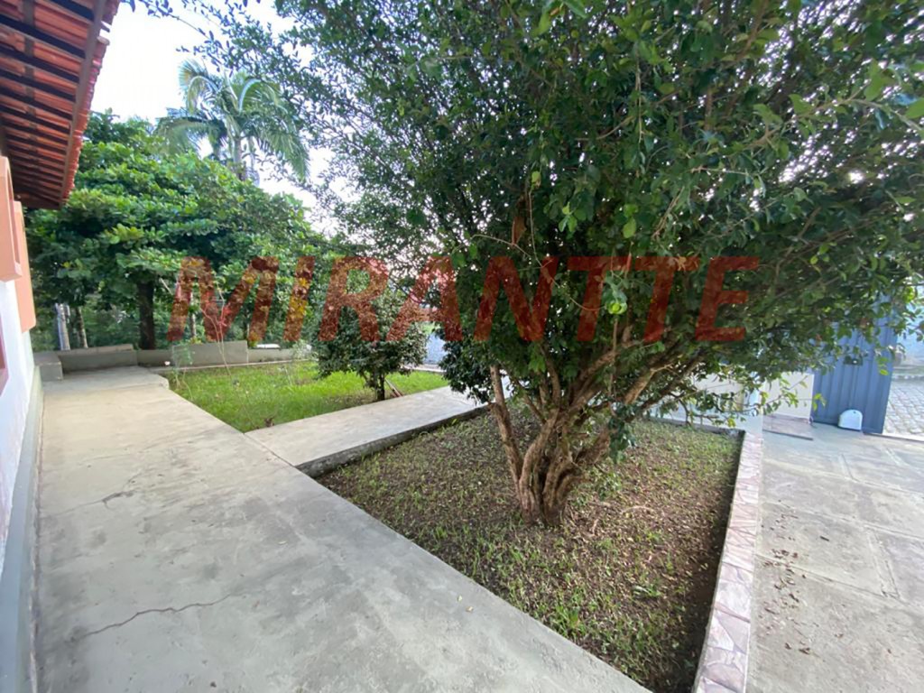 Casa terrea de 290m² com 4 quartos em Centro – Mairiporã