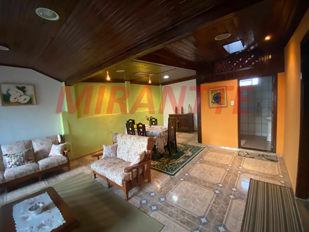 Casa terrea de 290m² com 4 quartos em Centro – Mairiporã