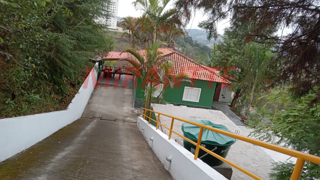 Chácara de 260m² com 4 quartos em Condomínio Vale das Montanhas