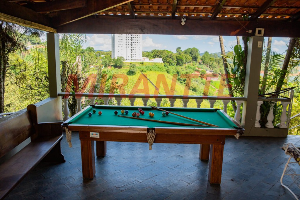 Chácara de 260m² com 4 quartos em Condomínio Vale das Montanhas