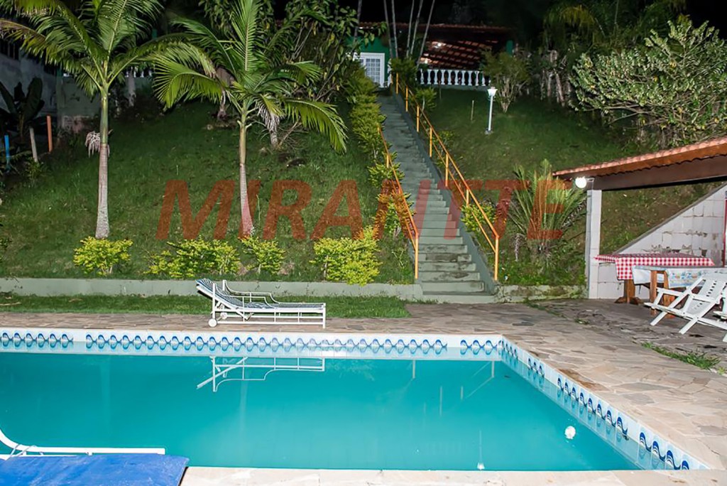 Chácara de 260m² com 4 quartos em Condomínio Vale das Montanhas