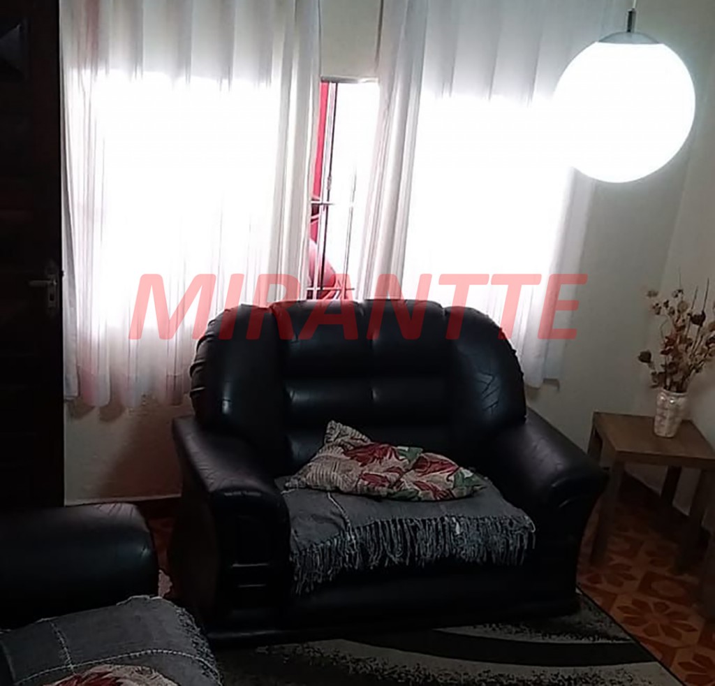 Sobrado de 242m² com 4 quartos em Vila Constanca