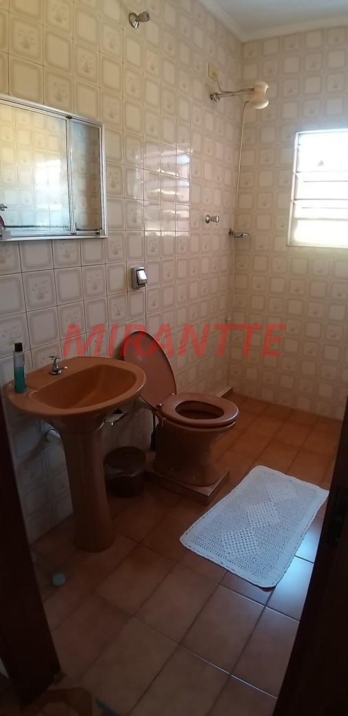 Sobrado de 242m² com 4 quartos em Vila Constanca