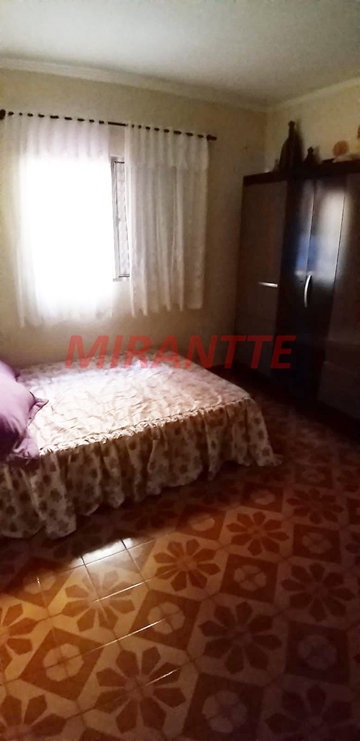 Sobrado de 242m² com 4 quartos em Vila Constanca